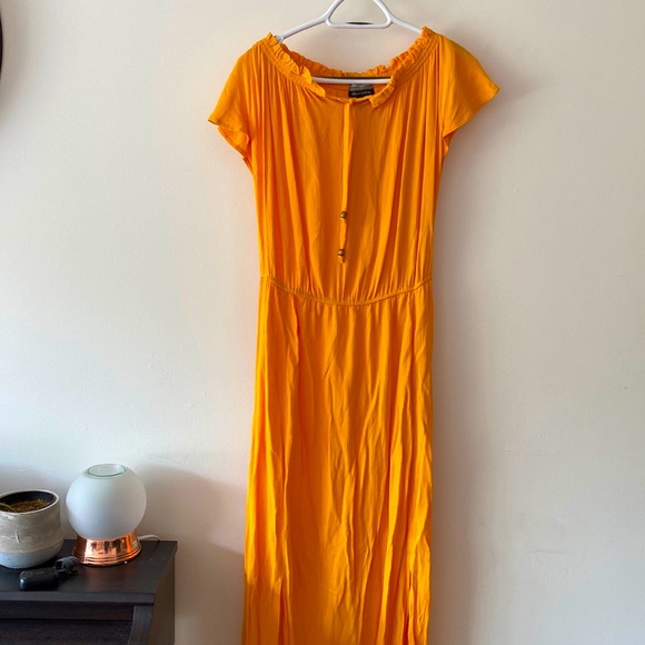 Dress - Picture 1 of 4